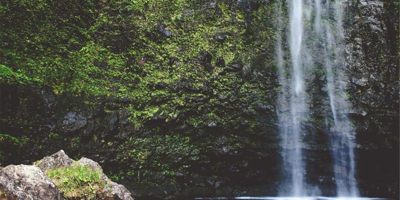 EB平板与嵌入式解决方案：高亮度工业平板电脑如何攻克户外HMI可视性挑战