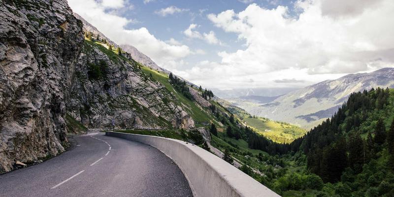 EB平板与工业计算机：石油化工防爆区域的智能应用与安全认证全解析