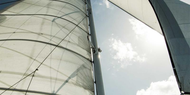 嵌入式解决方案如何实现工业平板电脑的电磁兼容性设计，保障轨道交通系统稳定运行